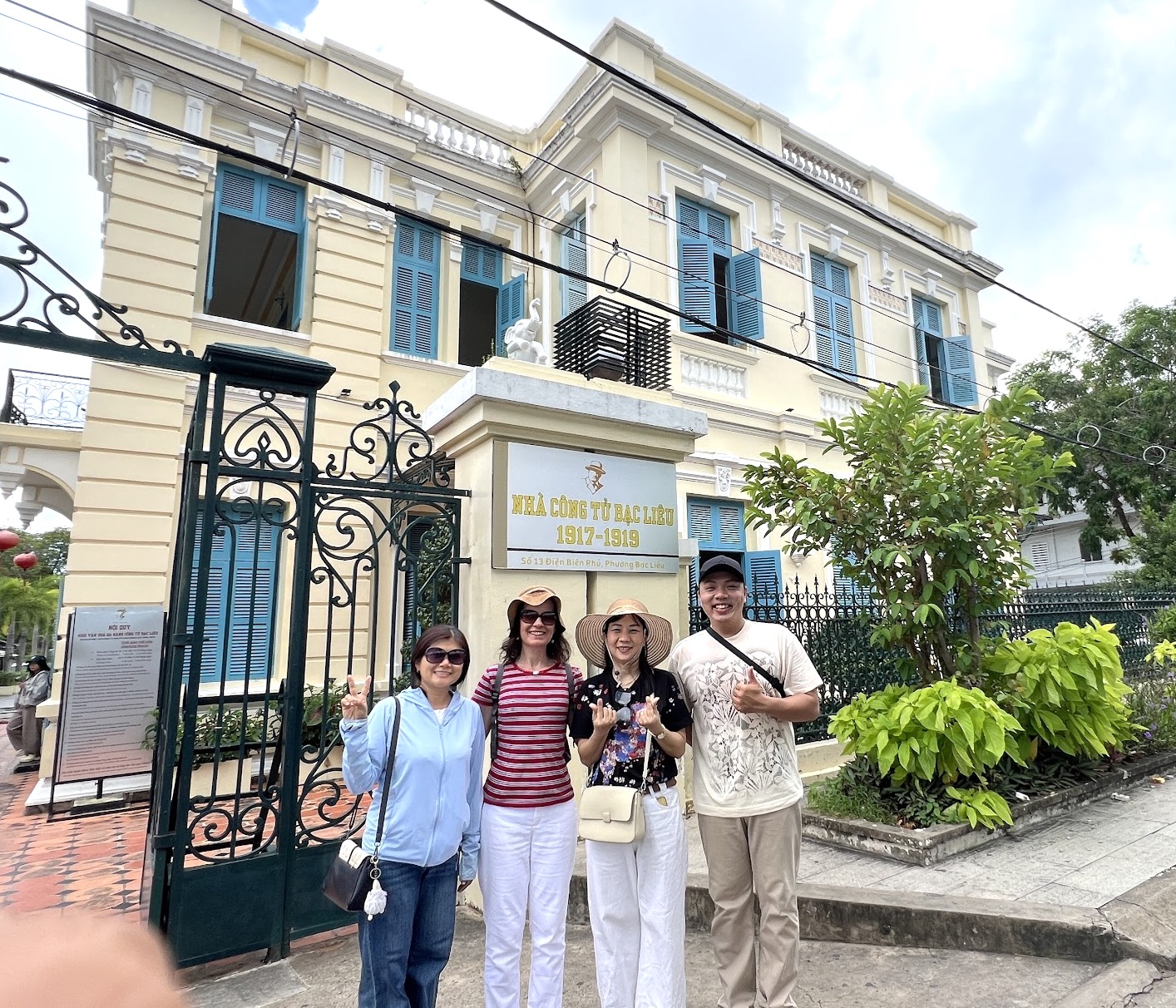 Hoạt động giao lưu văn hóa cùng Chuyên gia Fulbright Leila Valoura